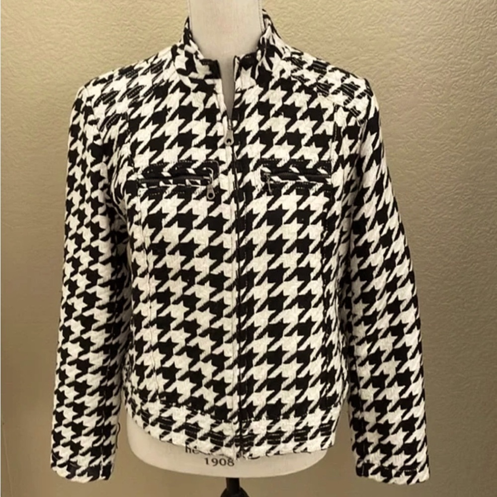 Chico’s Stylish Black and White Jacket